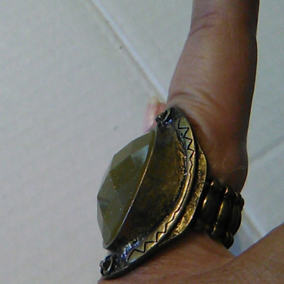 Nwot olive green bronze ring - Picture 5 of 7